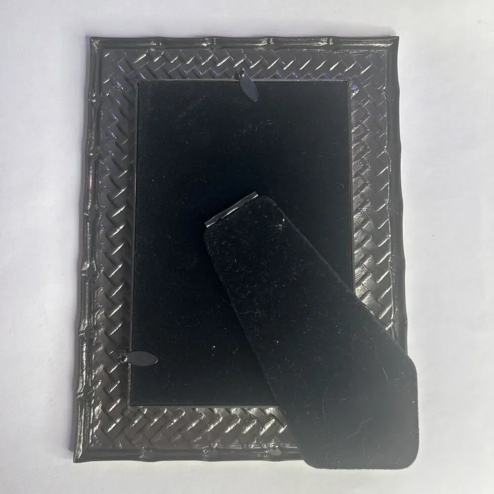 VTG Bamboo Basket Weave Metal 4x6 Photo Picture Frame